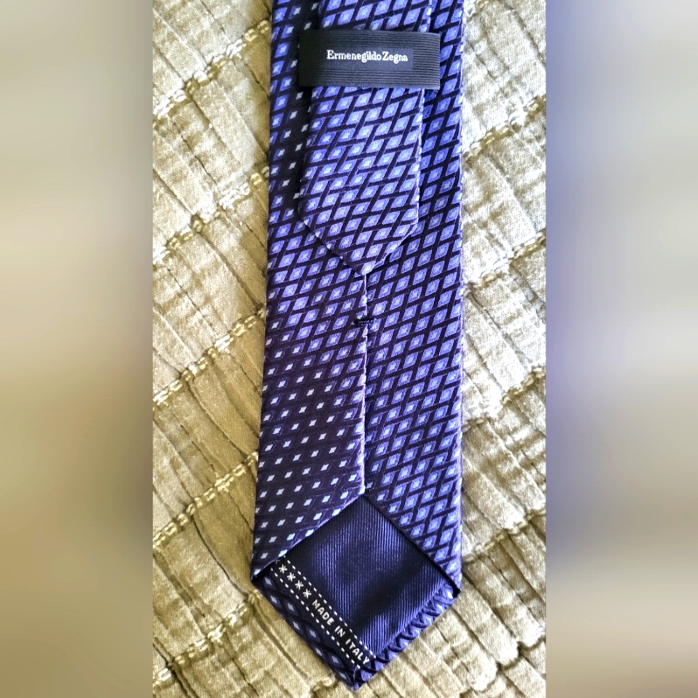 Ermenegildo Zegna Periwinkle And Navy Blue Silk Tie with Geometric Pattern